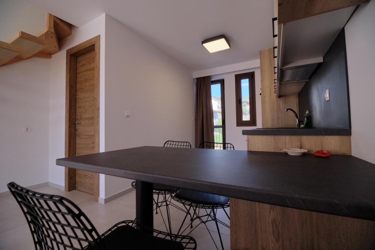 Zefiros Luxury Apartments Sívota Екстериор снимка