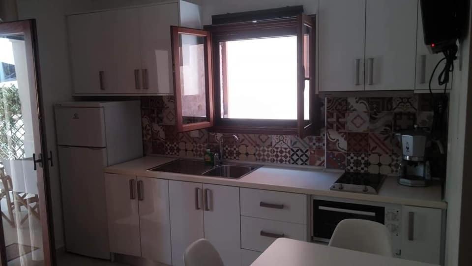 Zefiros Luxury Apartments Sívota Екстериор снимка