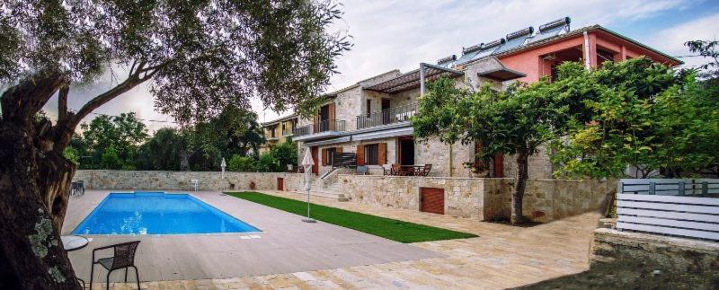 Zefiros Luxury Apartments Sívota Екстериор снимка